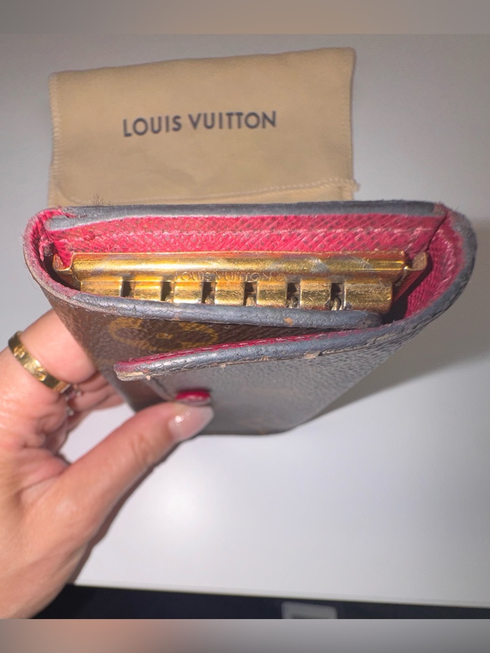 LOUIS VUITTON Monogram 6 Key Multicles Holder Fuchsia - Picture 11 of 16